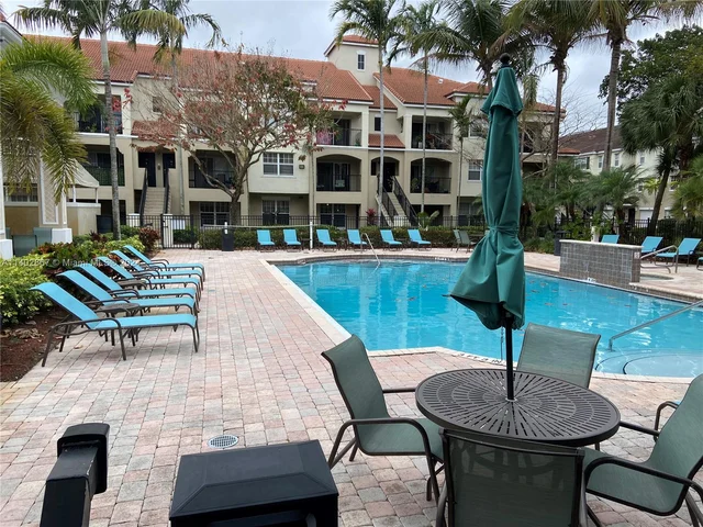 6020 W Sample Rd # 304, Coral Springs FL 33067