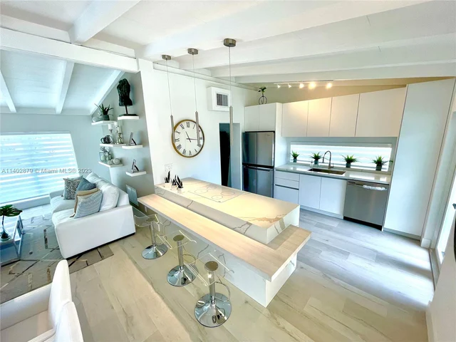 2424 Tortugas Ln, Fort Lauderdale FL 33312