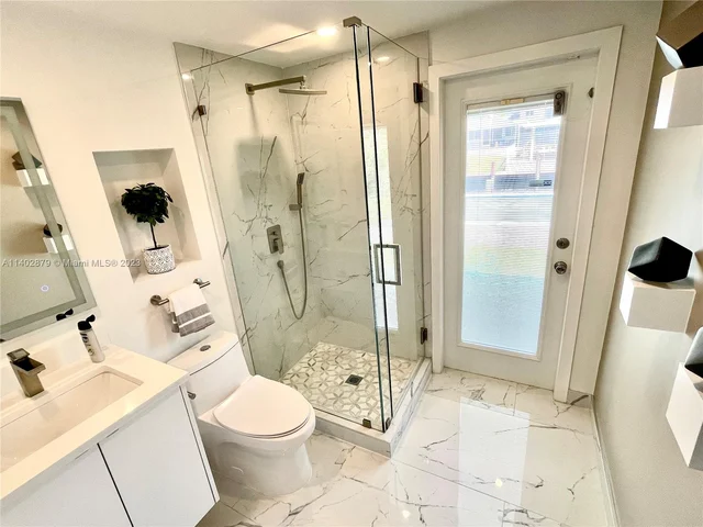 2424 Tortugas Ln, Fort Lauderdale FL 33312