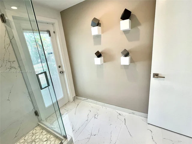 2424 Tortugas Ln, Fort Lauderdale FL 33312