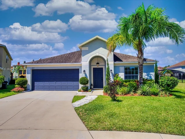 2213 Grantham Ave, Davenport FL 33837