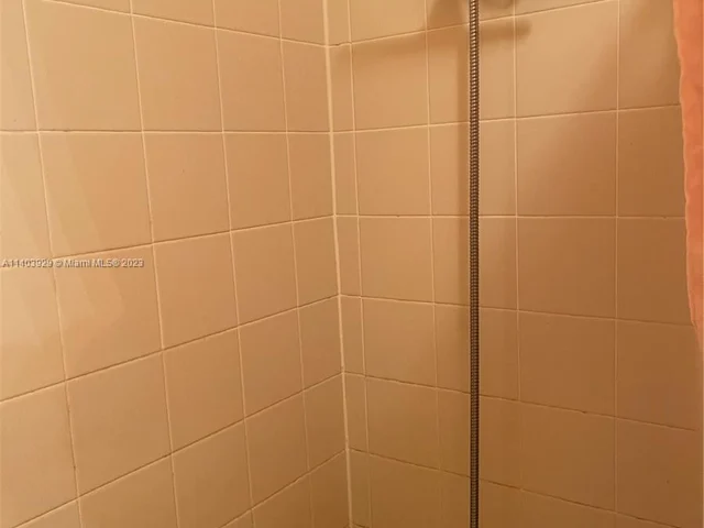 3252 NE 11th Dr, Homestead FL 33033