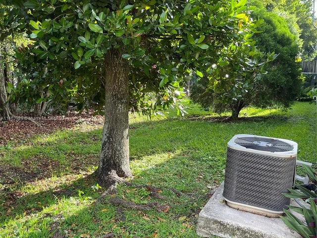 3252 NE 11th Dr, Homestead FL 33033