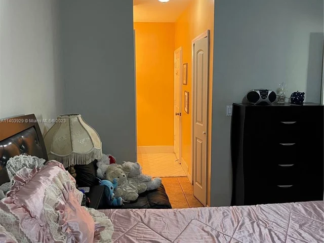 3252 NE 11th Dr, Homestead FL 33033