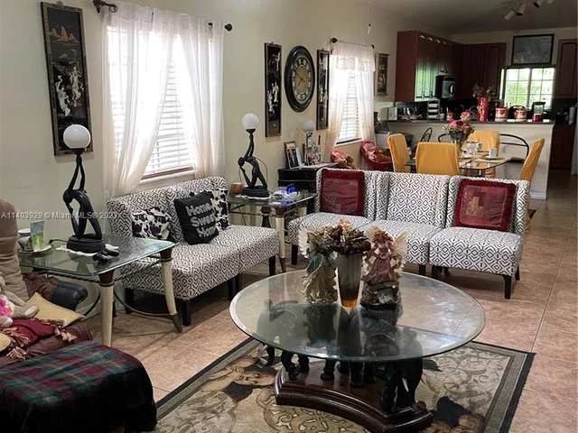 3252 NE 11th Dr, Homestead FL 33033