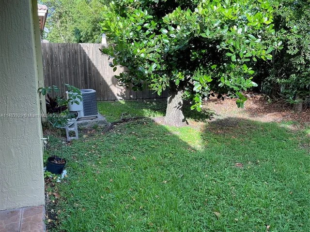 3252 NE 11th Dr, Homestead FL 33033