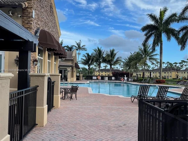 3252 NE 11th Dr, Homestead FL 33033