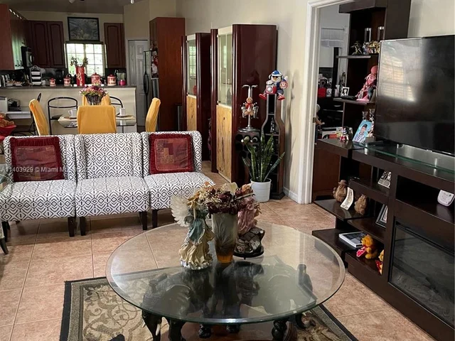 3252 NE 11th Dr, Homestead FL 33033