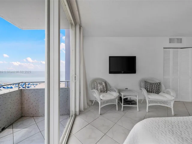 465 Ocean Dr # 918, Miami Beach FL 33139