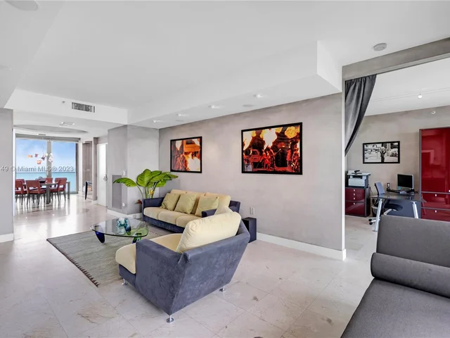 300 S Pointe Dr # 2102, Miami Beach FL 33139