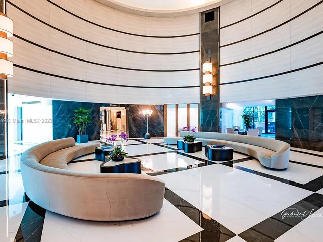 300 S Pointe Dr # 2102, Miami Beach FL 33139