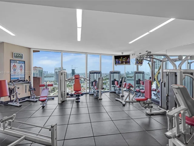 300 S Pointe Dr # 2102, Miami Beach FL 33139