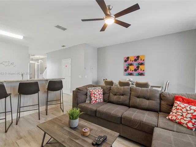 2575 Maneshaw Lane # 2575, Kissimmee FL 34747