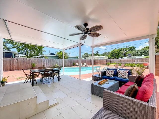 2534 Wilson St, Hollywood FL 33020