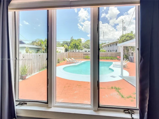 2534 Wilson St, Hollywood FL 33020