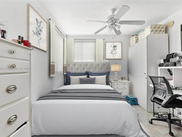 498 SW 2nd St # 2D, Miami FL 33130