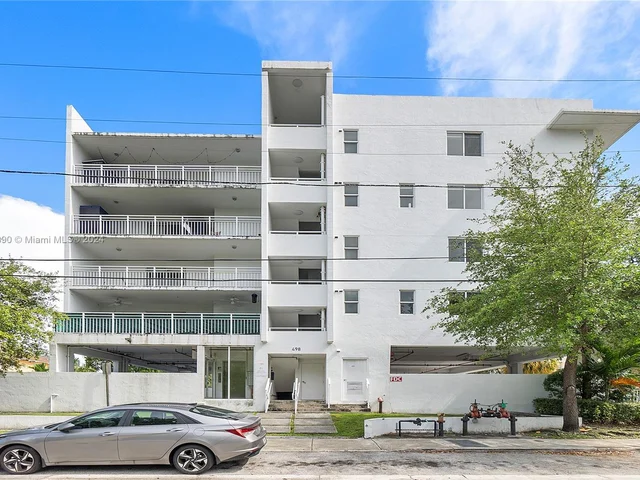 498 SW 2nd St # 2D, Miami FL 33130