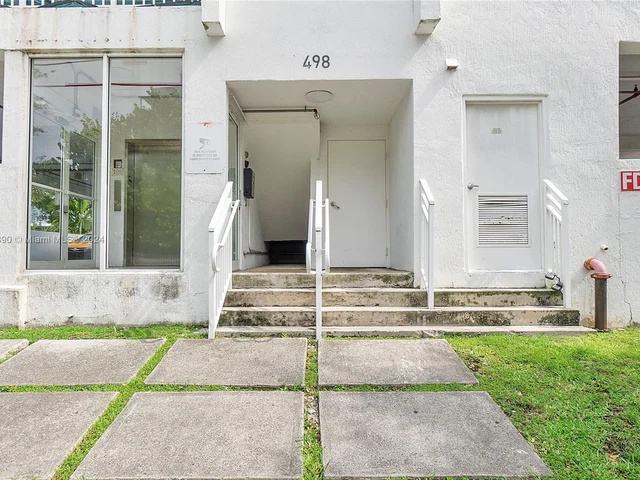 498 SW 2nd St # 2D, Miami FL 33130