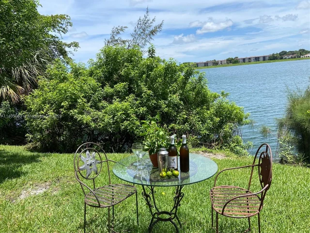 20822 San Simeon Way # 102, Miami FL 33179