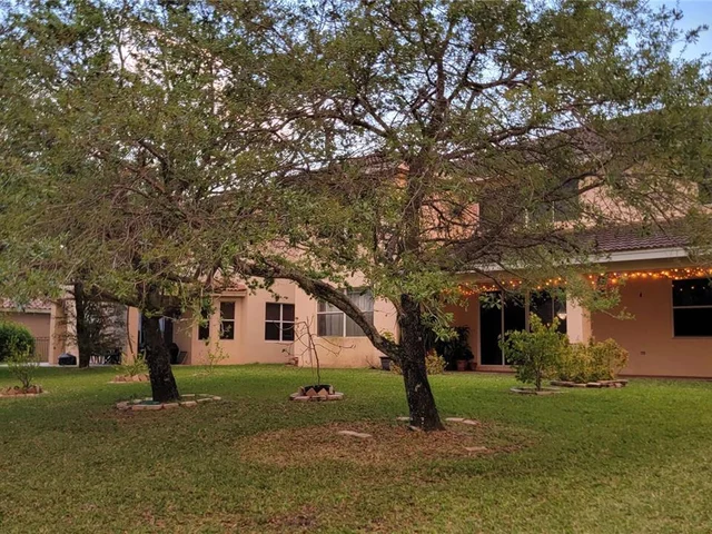 110 Ibisca Ter, Royal Palm Beach FL 33411