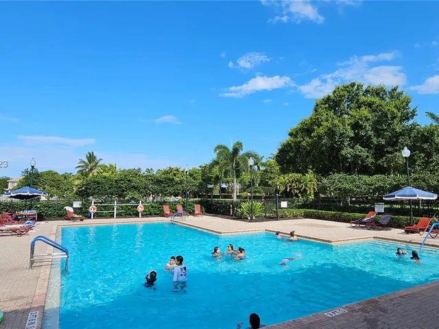 110 Ibisca Ter, Royal Palm Beach FL 33411