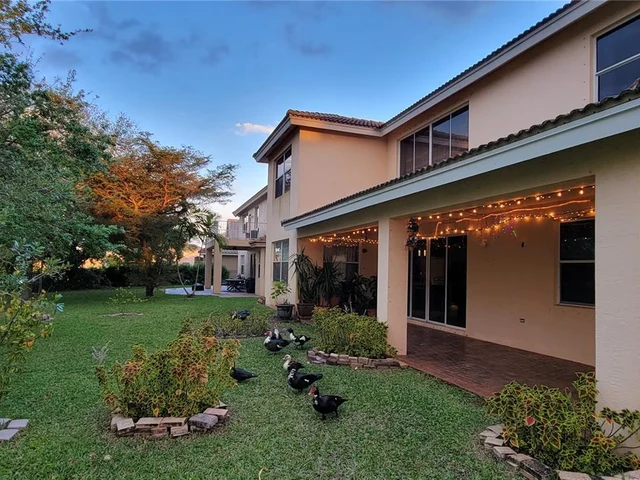 110 Ibisca Ter, Royal Palm Beach FL 33411