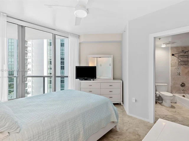 333 Las Olas Way # 3005, Fort Lauderdale FL 33301