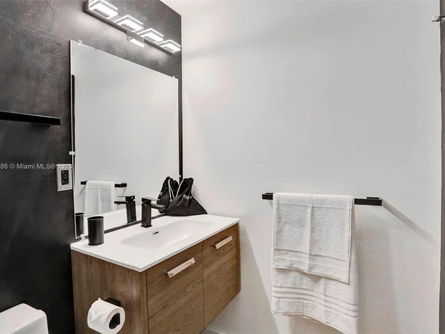 6529 SW 39th Ter, Miami FL 33155