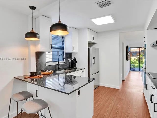 6529 SW 39th Ter, Miami FL 33155