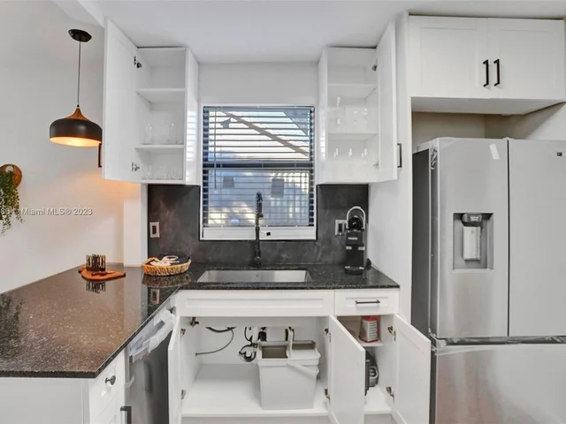 6529 SW 39th Ter, Miami FL 33155