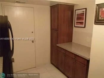 4400 Hillcrest Dr # 215B, Hollywood FL 33021