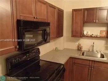 4400 Hillcrest Dr # 215B, Hollywood FL 33021