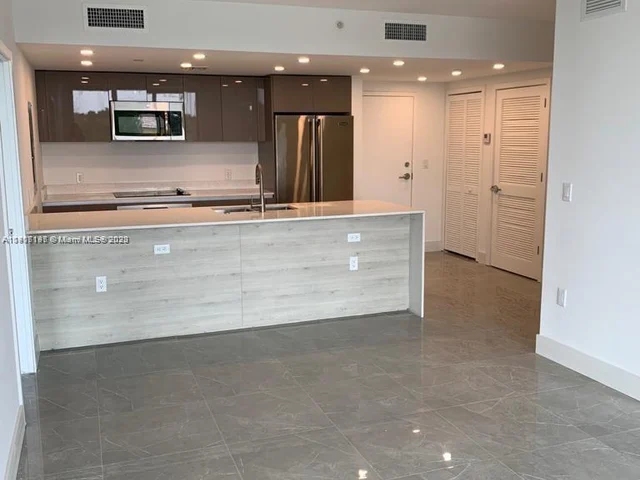 13800 Highland Dr # 403, North Miami Beach FL 33181