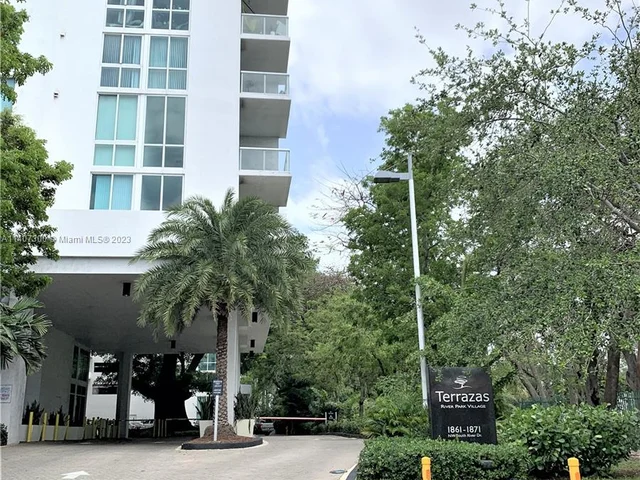 1861 NW South River Dr # 1509, Miami FL 33125