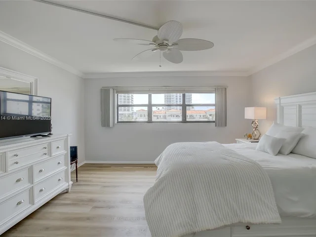 520 Orton Ave # 504, Fort Lauderdale FL 33304