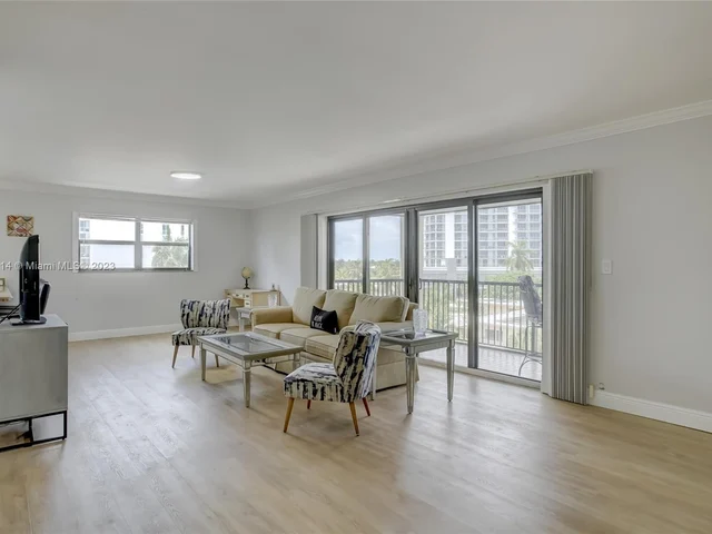 520 Orton Ave # 504, Fort Lauderdale FL 33304