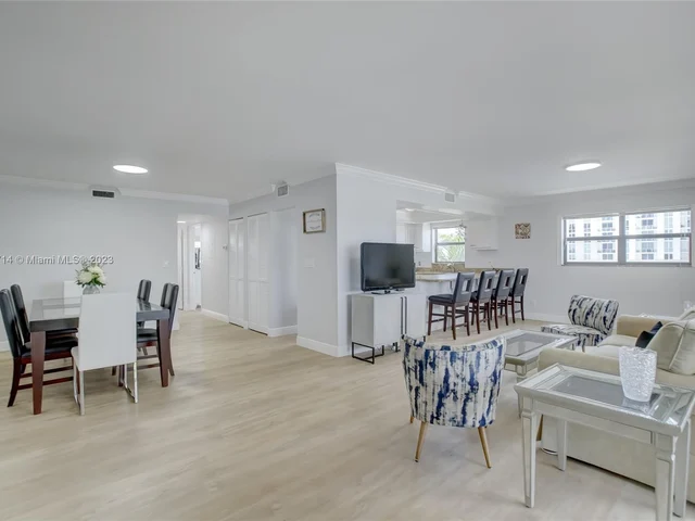 520 Orton Ave # 504, Fort Lauderdale FL 33304