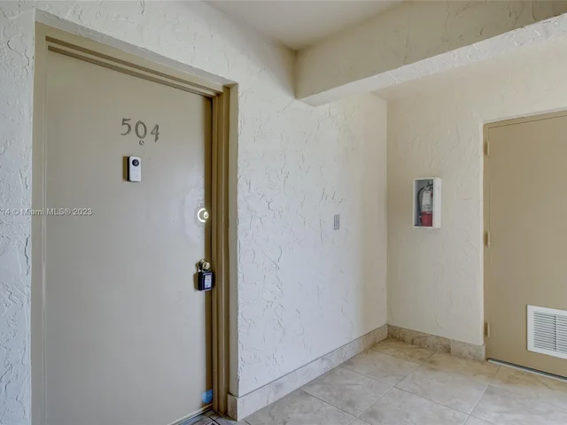520 Orton Ave # 504, Fort Lauderdale FL 33304