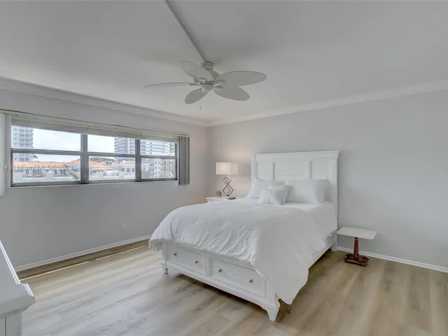 520 Orton Ave # 504, Fort Lauderdale FL 33304