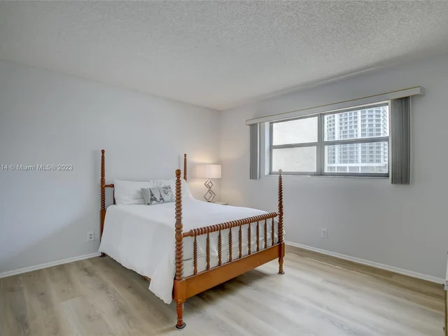 520 Orton Ave # 504, Fort Lauderdale FL 33304