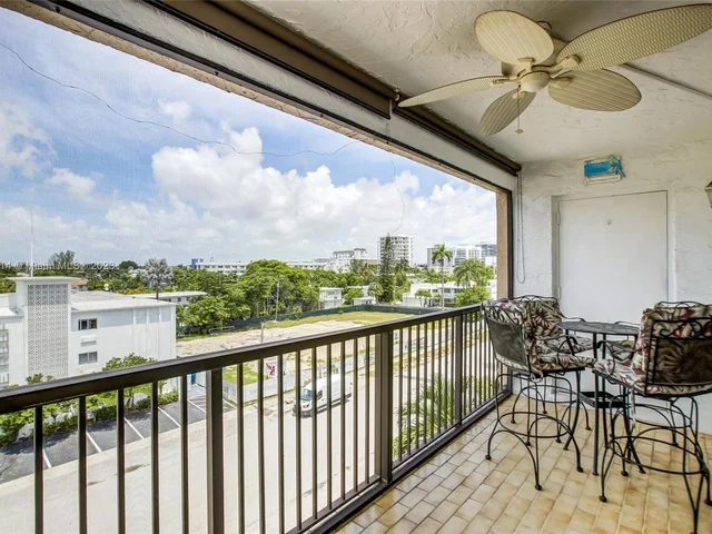 520 Orton Ave # 504, Fort Lauderdale FL 33304
