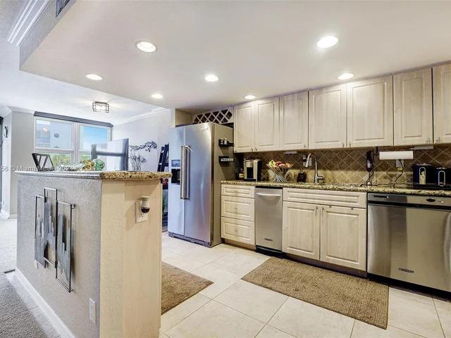 525 N Ocean Blvd # 424, Pompano Beach FL 33062