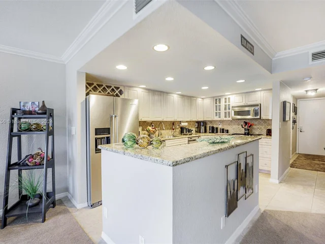 525 N Ocean Blvd # 424, Pompano Beach FL 33062