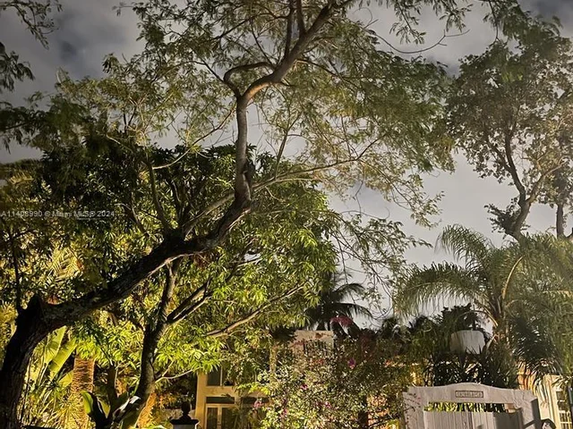 652 NE 77th St # 1, Miami FL 33138