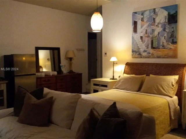 652 NE 77th St # 1, Miami FL 33138