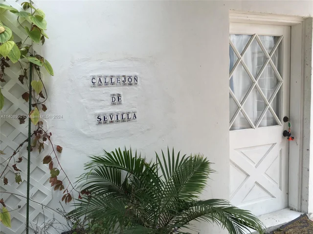 652 NE 77th St # 1, Miami FL 33138