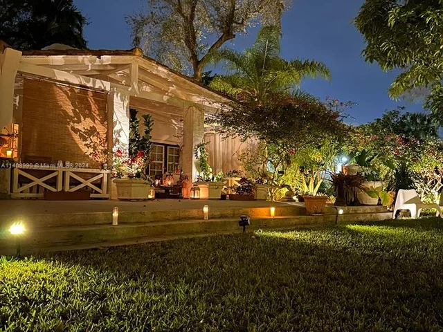 652 NE 77th St # 1, Miami FL 33138