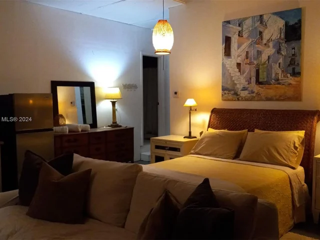 652 NE 77th St # 1, Miami FL 33138