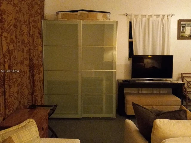 652 NE 77th St # 1, Miami FL 33138