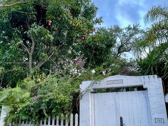 652 NE 77th St # 1, Miami FL 33138